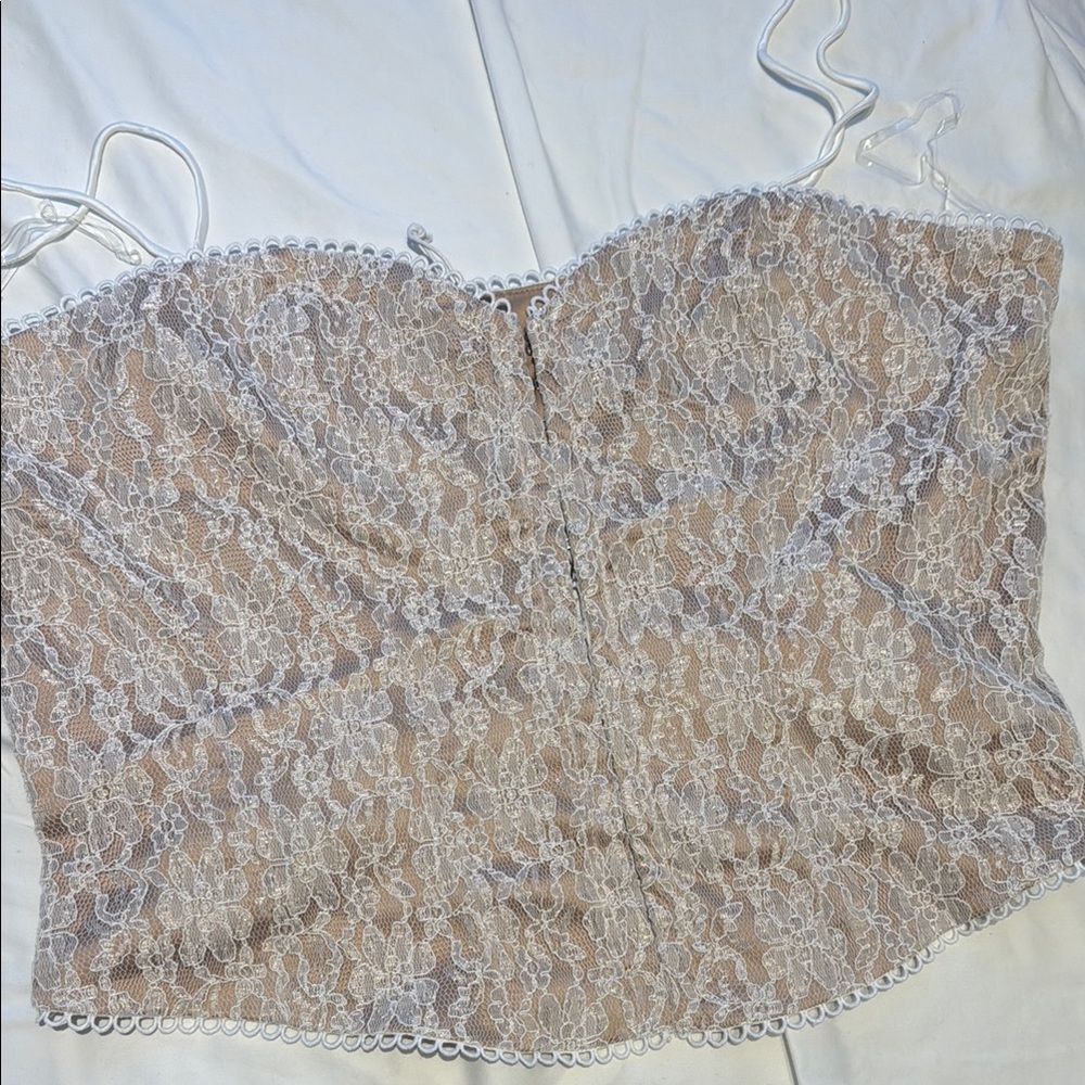 Elegant corset style Lace Camisole in Cream and White nwt US16